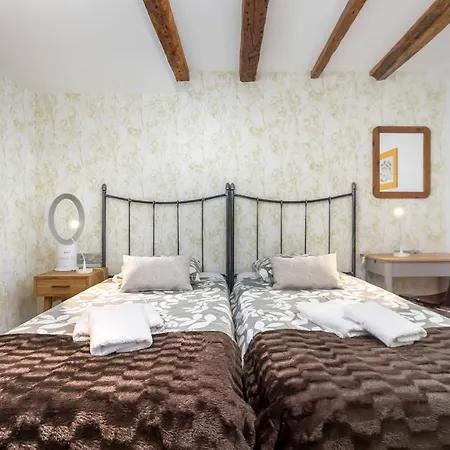 The Collection - Sarriegi Appartement